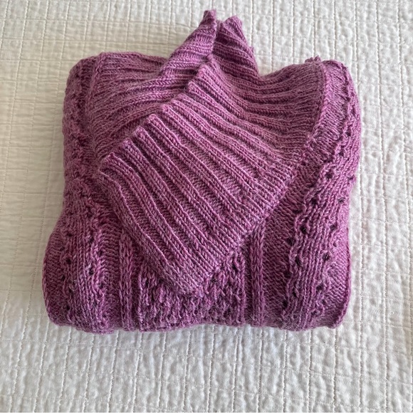 Like New condition!  Vintage Rosmuc lilac wool Irish cropped sweater - Picture 4 of 9